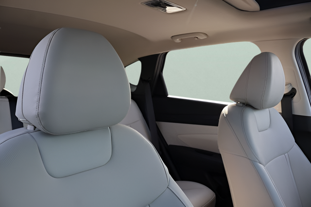 Used 2025 Gray Hyundai SEL Convenience image 25