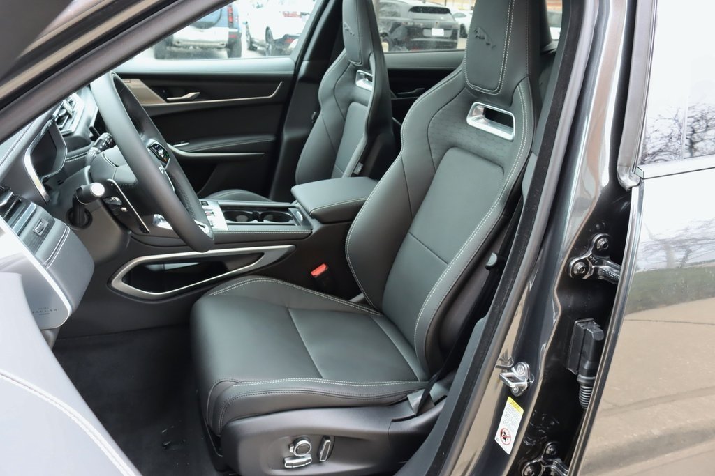 2026 JAGUAR F-PACE - Image 13