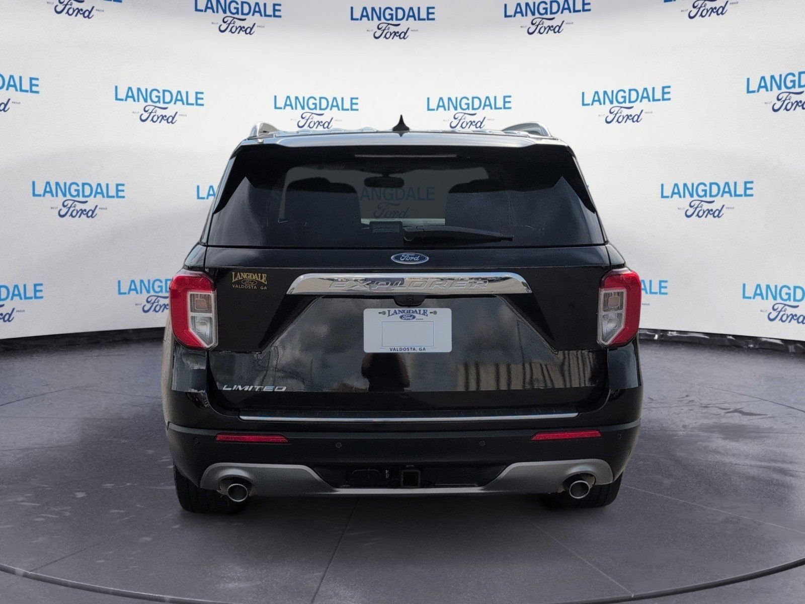 Used 2022 Black Metallic Ford Limited image 8