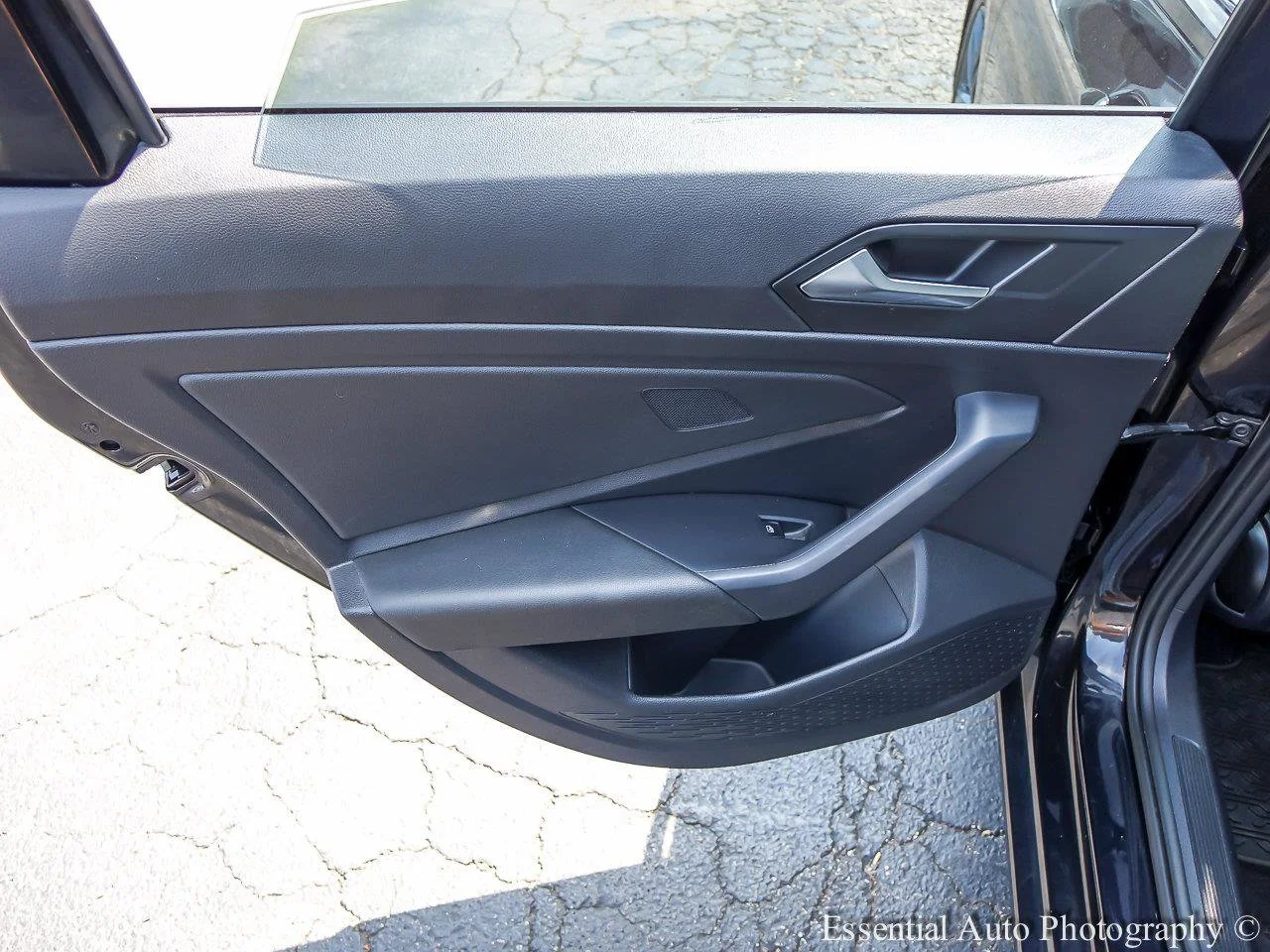 Used 2020 Deep Black Pearl Volkswagen R-Line image 18