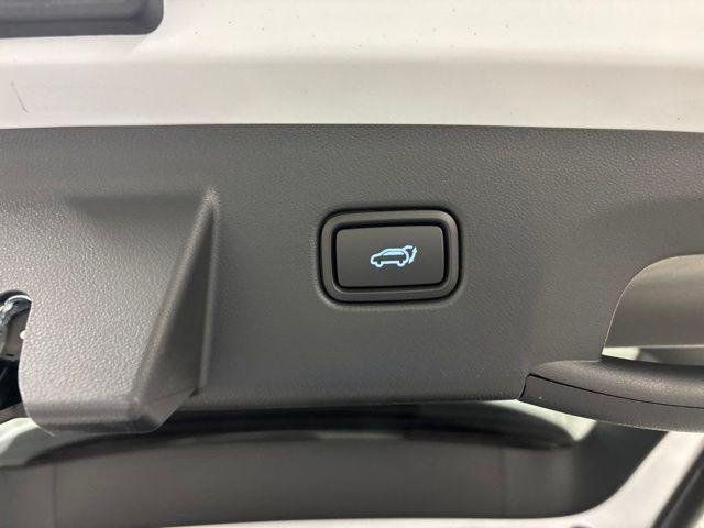 New 2026 White Hyundai SEL AWD image 30