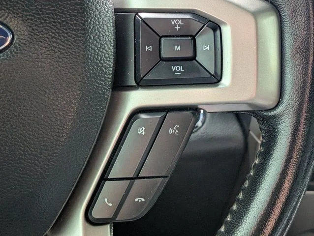 Used 2022 White Metallic Ford Lariat image 28