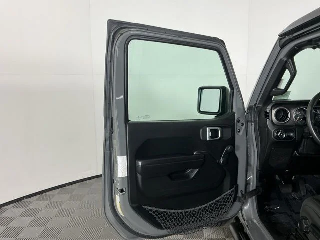 Used 2019 Gray Jeep Sport image 11
