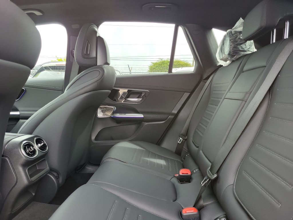 New 2027 Black Mercedes-Benz GLC 300 image 9