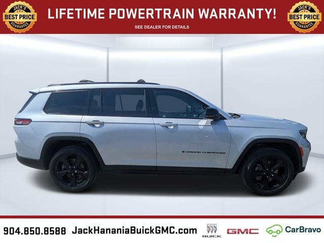 Used 2023 Silver Jeep Altitude image 2