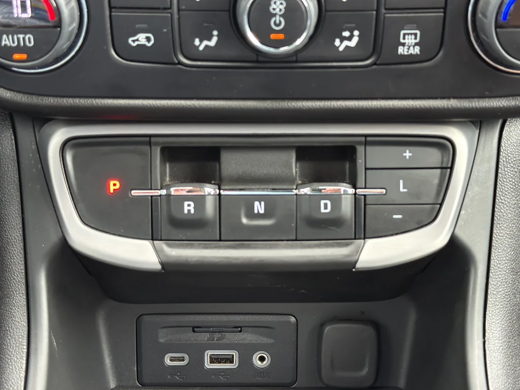 Used 2023 Silver GMC SLE image 24