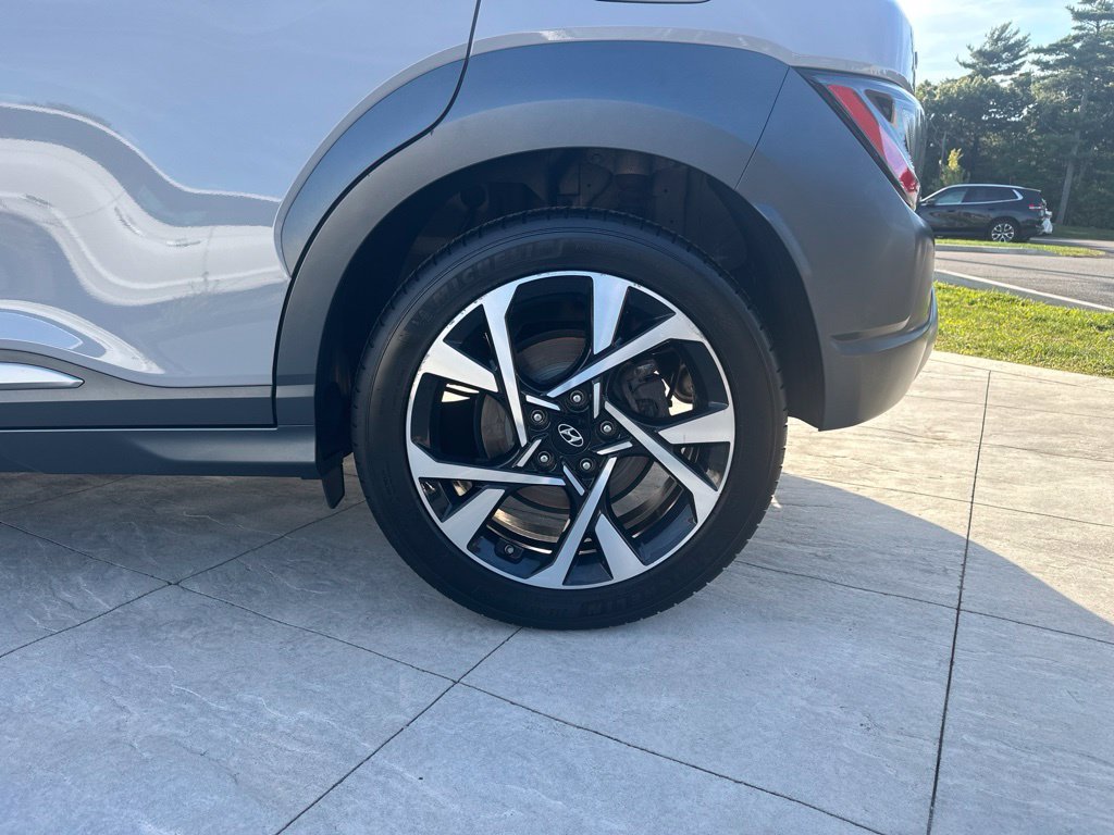 2022 Hyundai Kona Limited - Photo 8