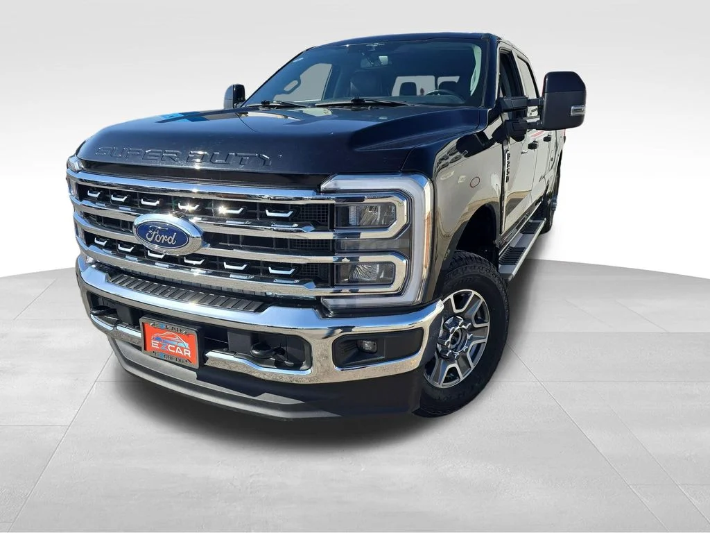 Used 2023 Agate Black Metallic Ford Lariat image 3