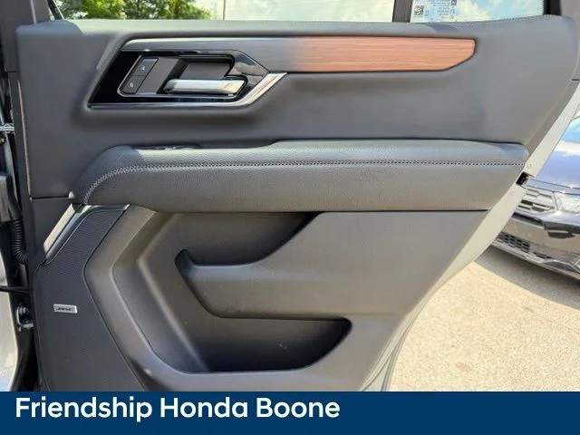 Used 2025 Silver GMC Denali image 45