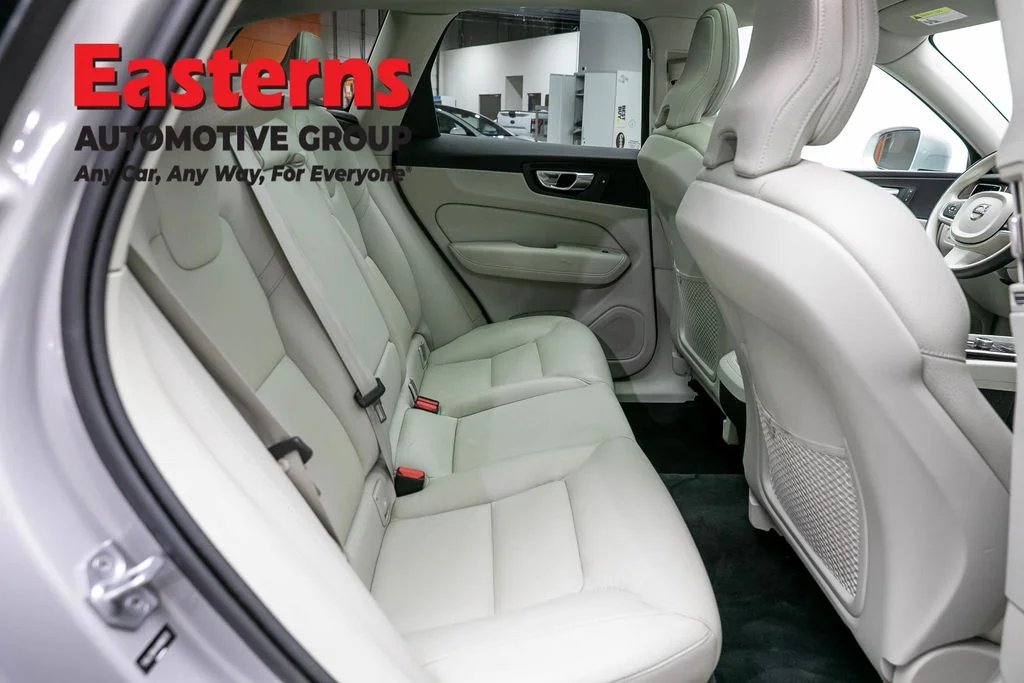 Used 2022 Gray Volvo B5 Momentum image 24