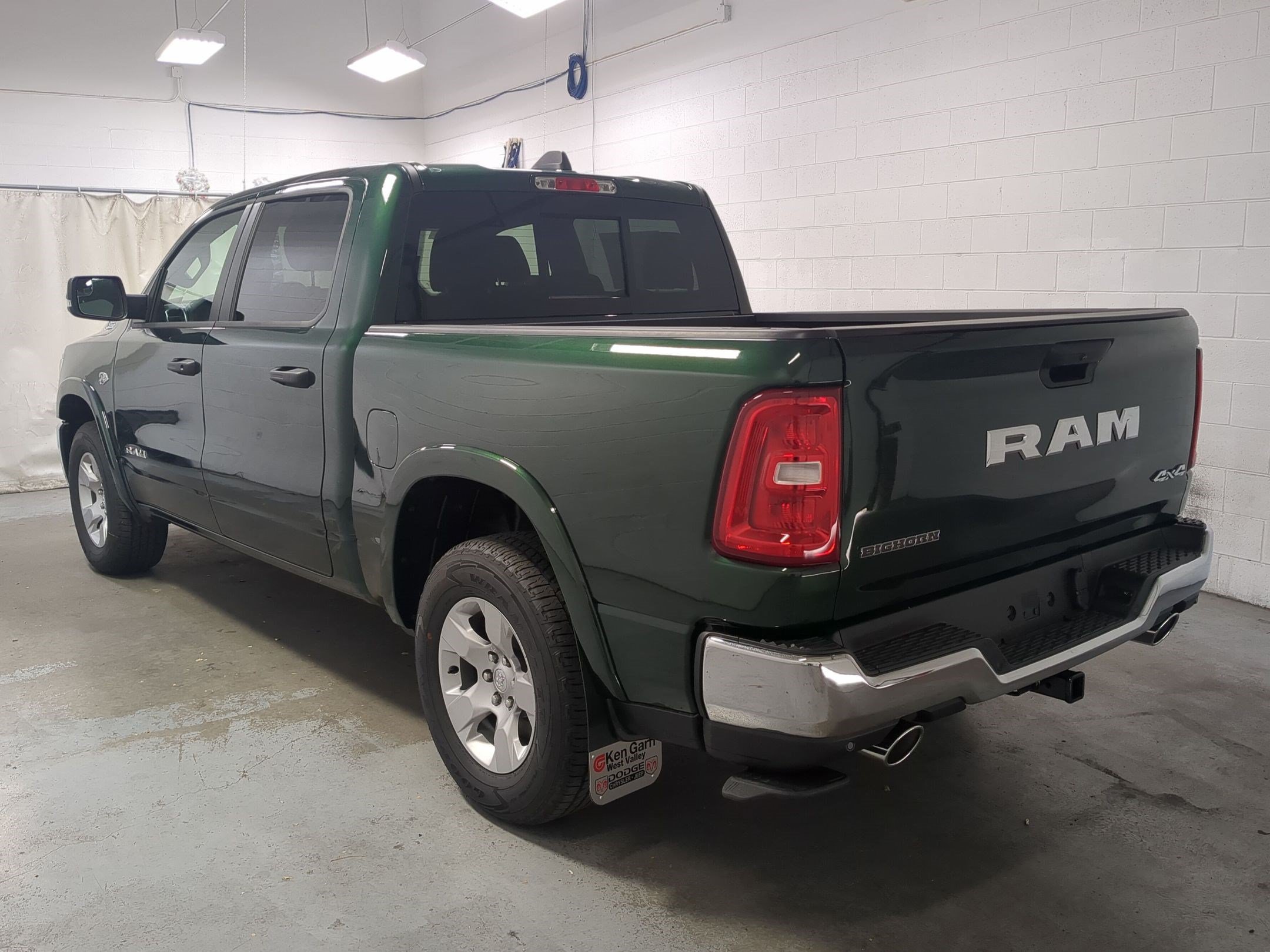 New 2026 Serrano-Green Metallic Exterior Paint RAM Big Horn image 7