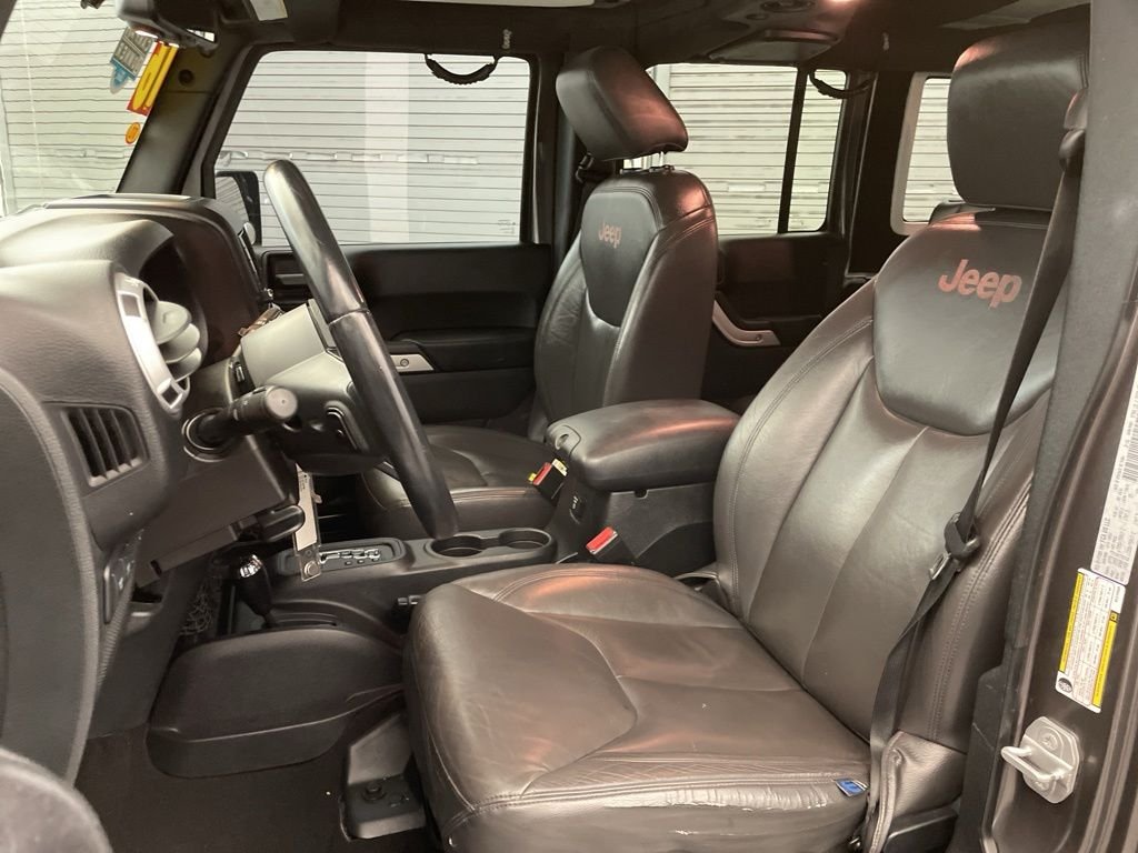 Used 2016 Gray Jeep Unlimited Rubicon image 18