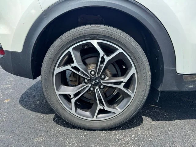 Used 2020 Snow White Pearl Kia SX image 10