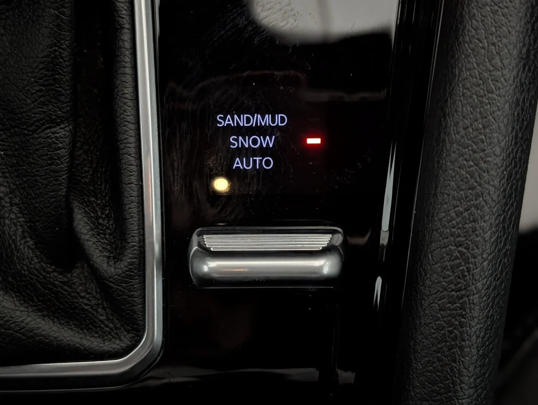 Used 2024 White Jeep Altitude - - 4x4 - Heated Seats - Remote Start - Heated Wheel & More! image 21