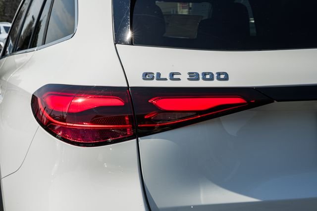 New 2026 Polar White Mercedes-Benz GLC 300 image 7