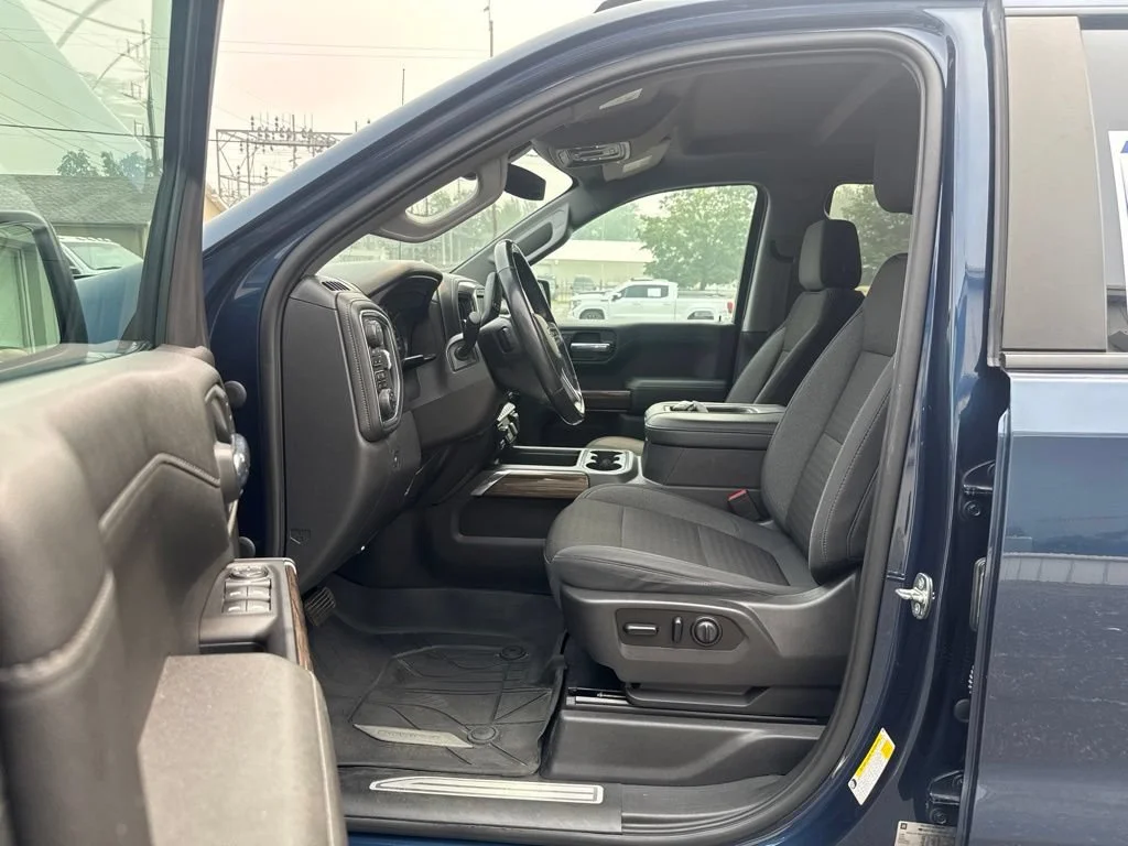 Used 2020 Northsky Blue Metallic Chevrolet RST image 13