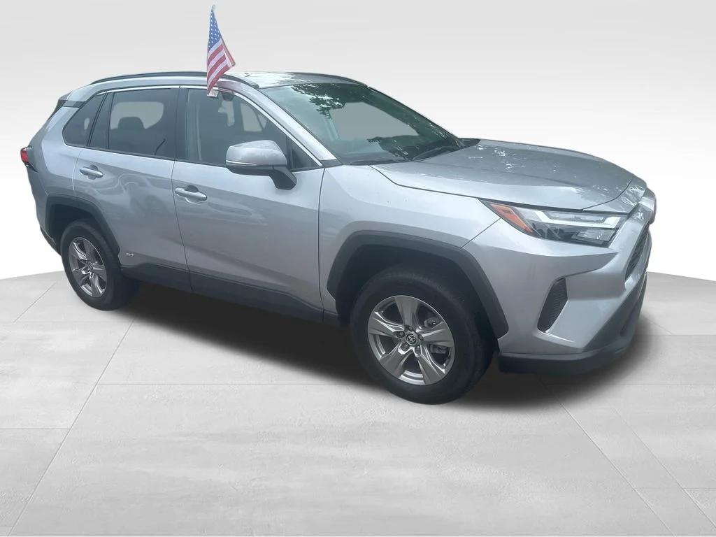 Used 2024 Silver Toyota XLE image 32
