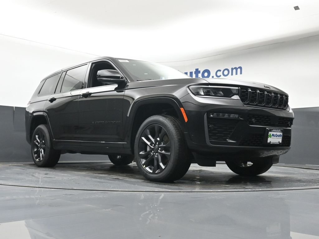 New 2026 Diamond Black Crystal Pearl-Coat Exterior Paint Jeep Limited image 27