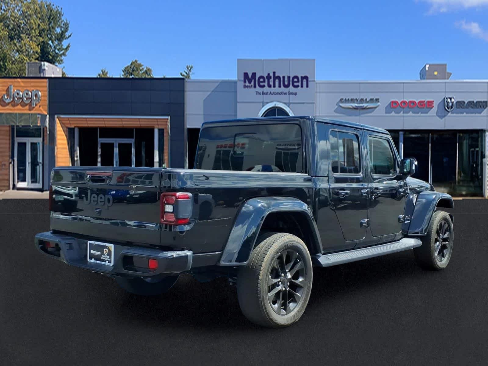 Used 2023 Black Clearcoat Jeep High Altitude image 4