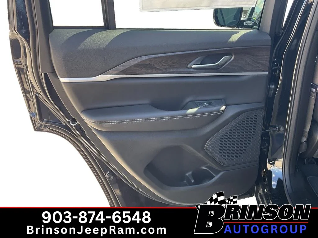 New 2027 High-Gloss Black Paint Jeep Laredo Altitude image 6