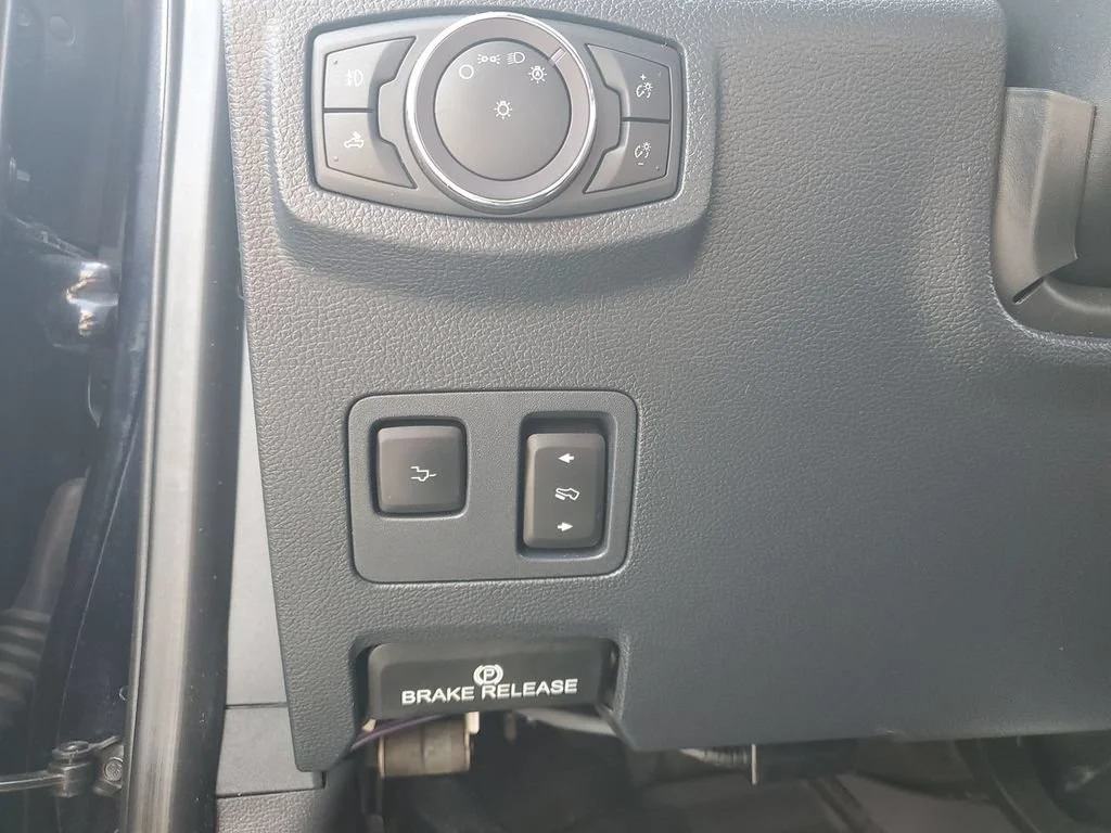 Used 2022 Blue Ford LARIAT image 24