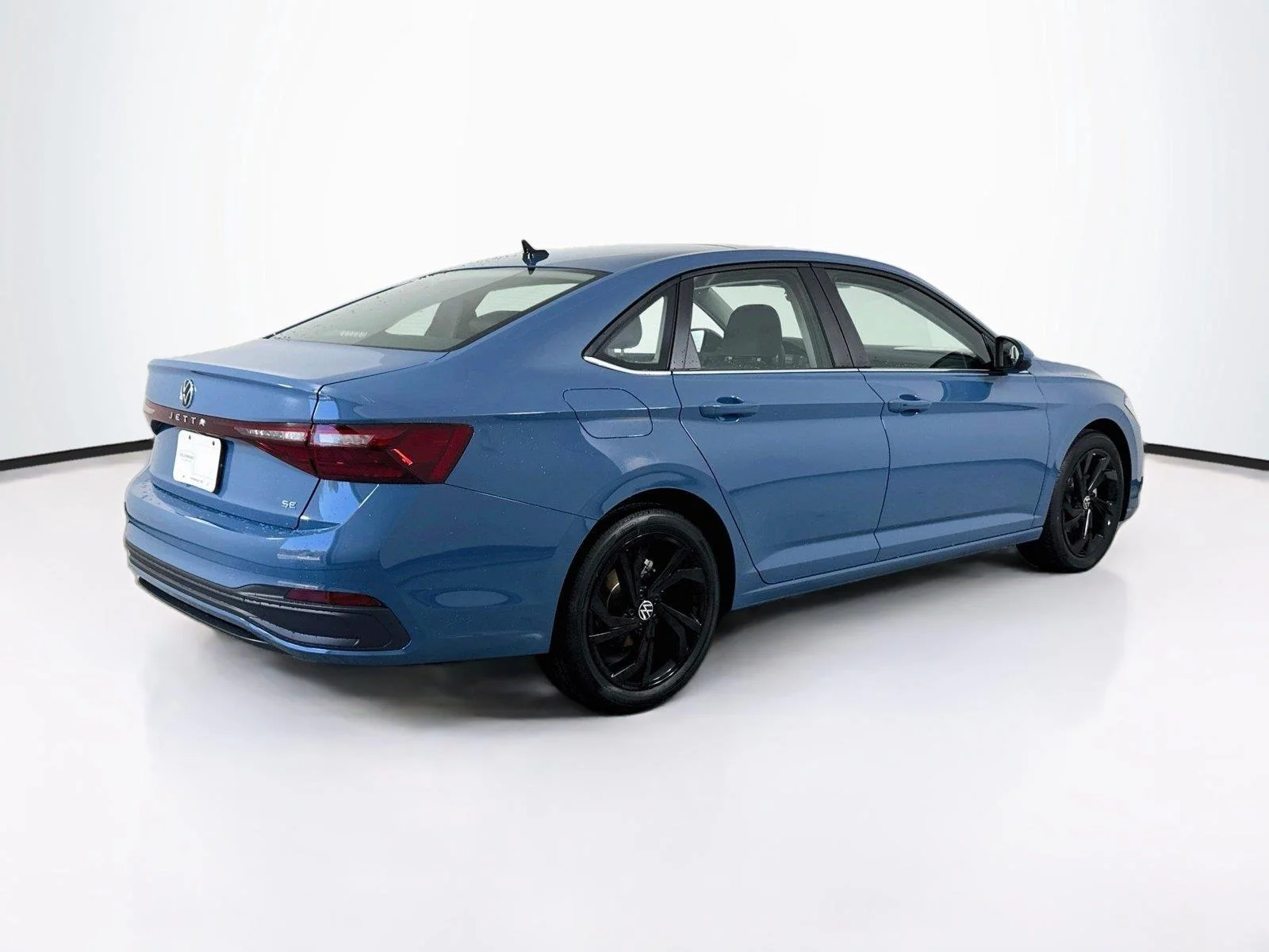 New 2027 Monterey Blue Pearl Volkswagen SE image 2