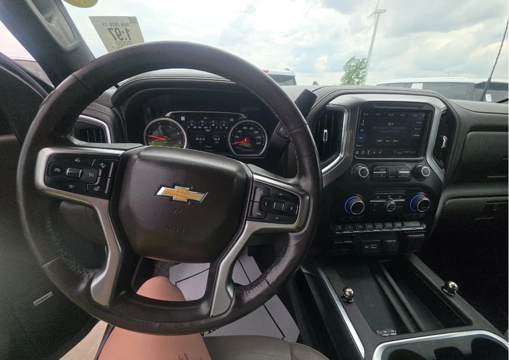 Used 2020 Silver Ice Metallic Chevrolet LTZ image 9