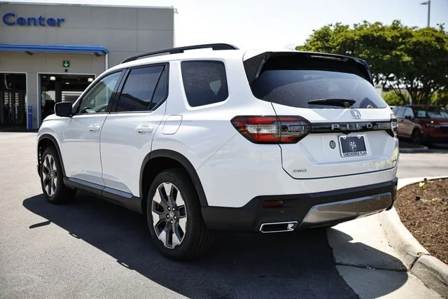 New 2026 Platinum White Pearl Honda Touring image 8