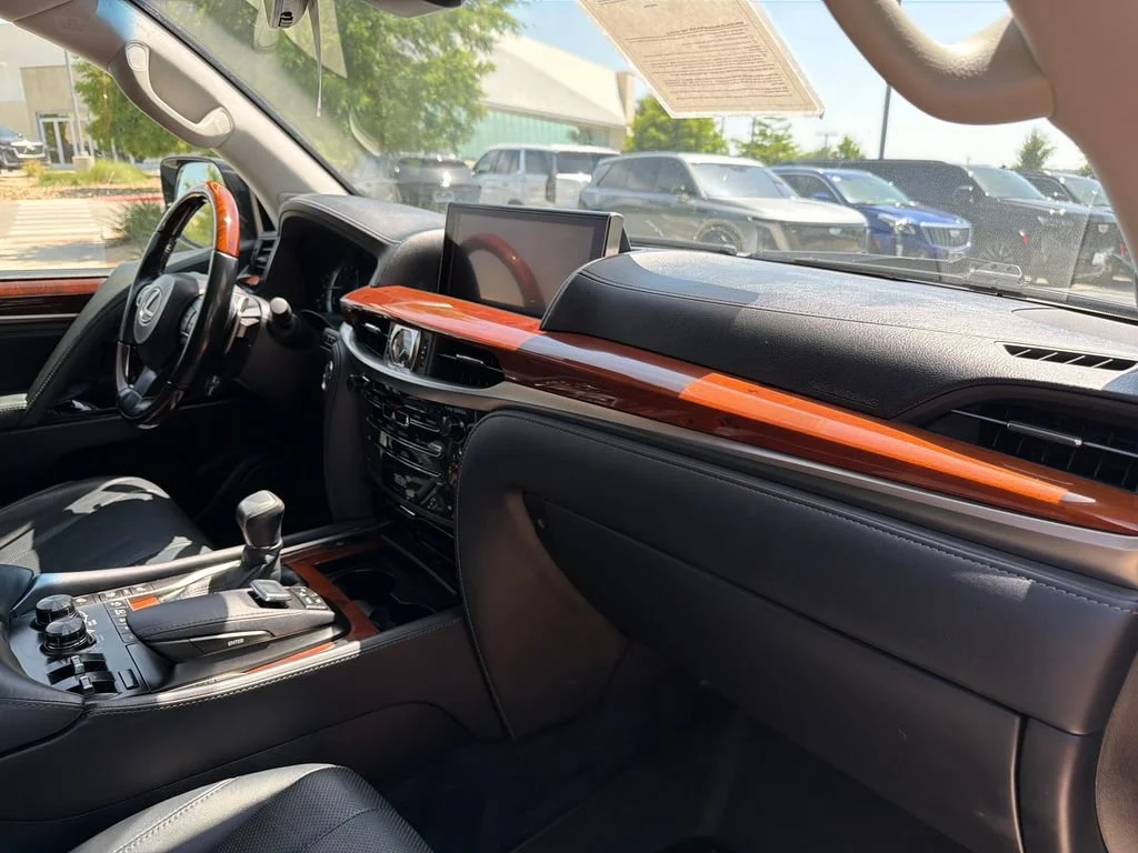 Used 2017  Lexus LX 570 image 42