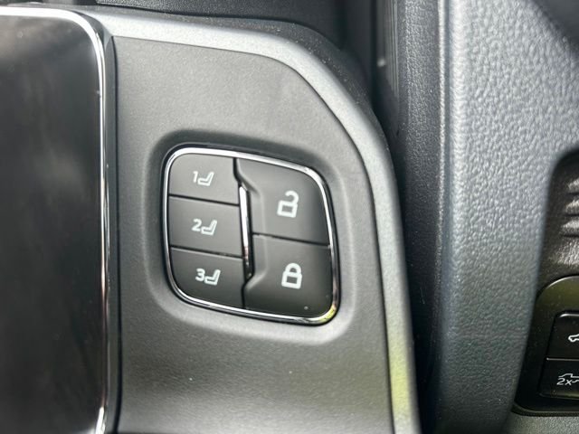 New 2026 Glacier Gray Metallic Tri-Coat Ford F-350® Lariat® image 35