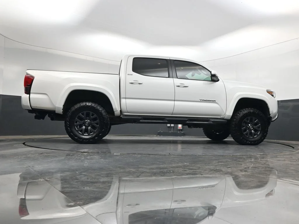Used 2023 White Toyota SR5 image 32