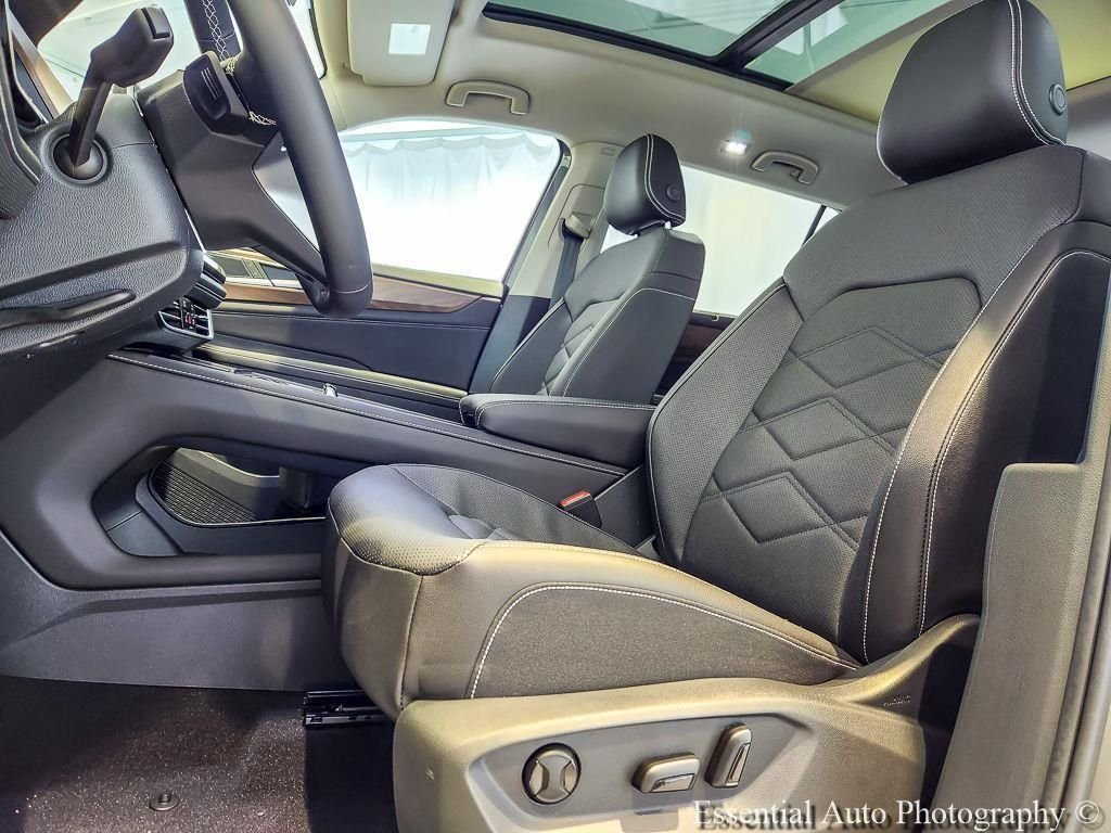 New 2026 Pure Gray Volkswagen 2.0T SE w/Technology image 8