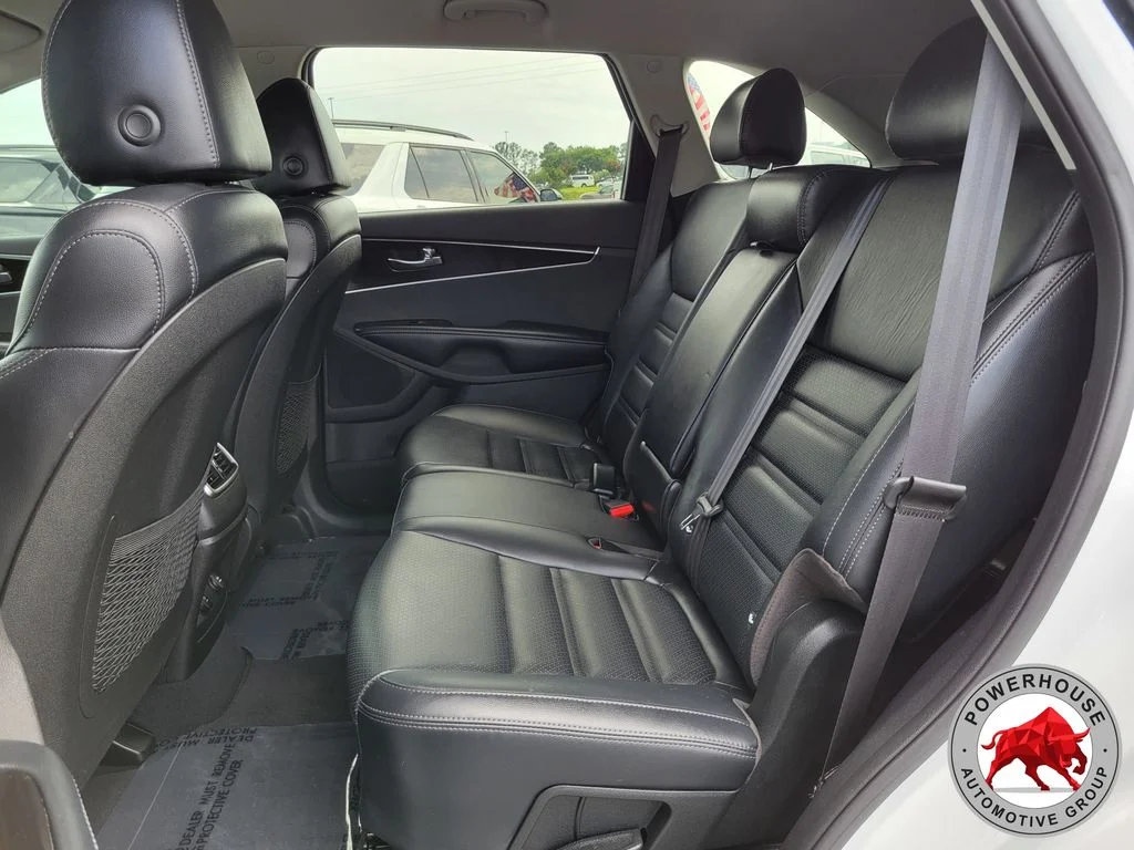 Used 2019 White Kia EX image 17