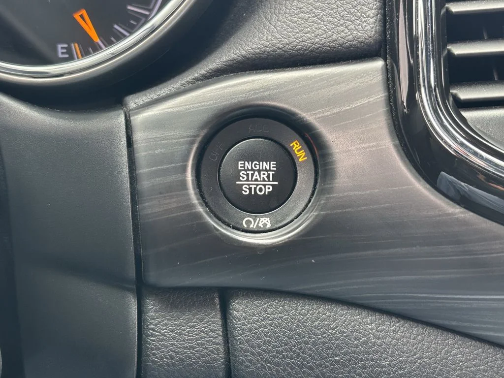 Used 2021 Red Jeep Laredo X image 25
