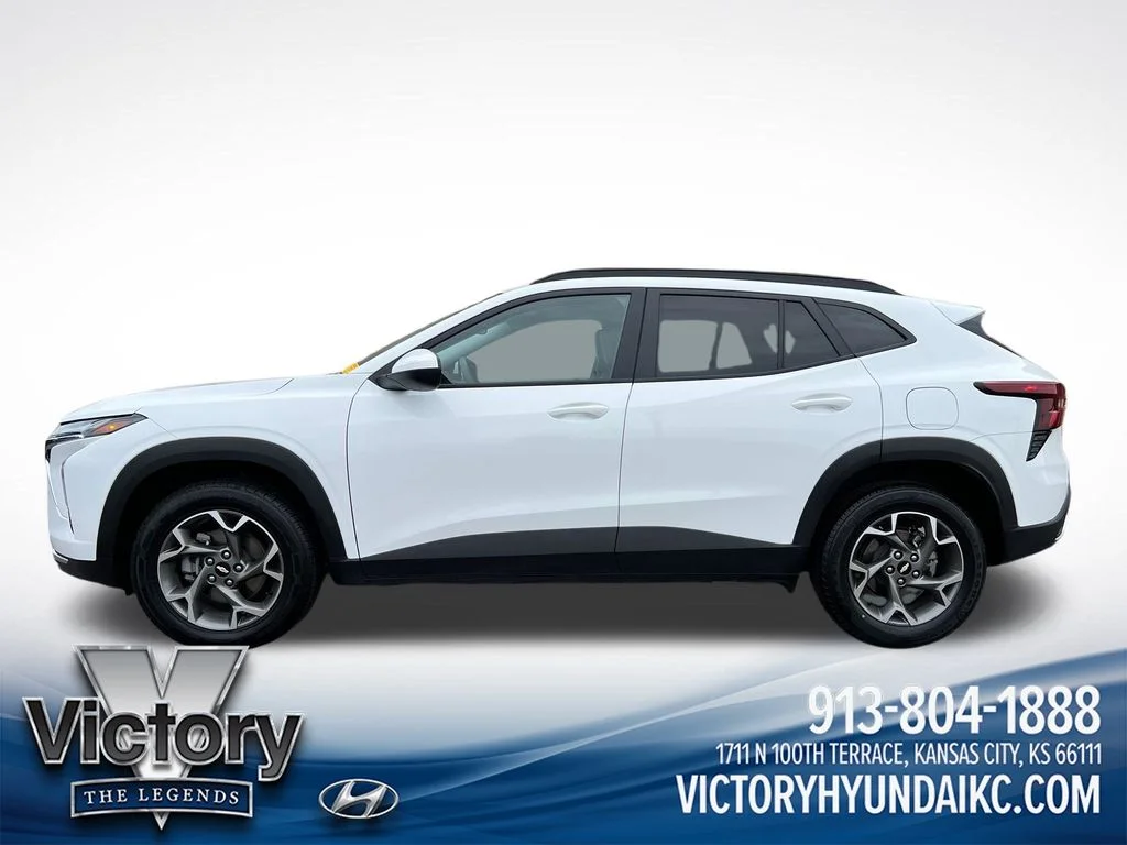 Used 2025 White Chevrolet LT image 2