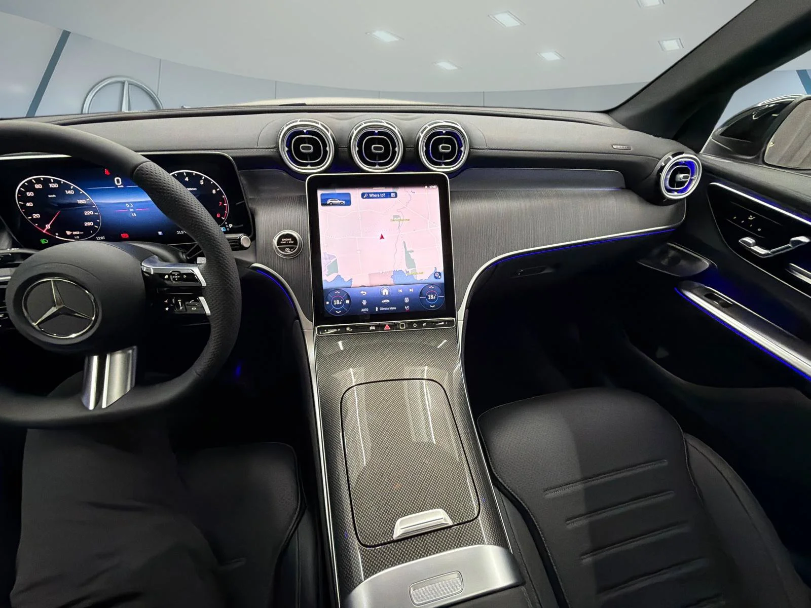 New 2027 White Mercedes-Benz GLC 300 image 18