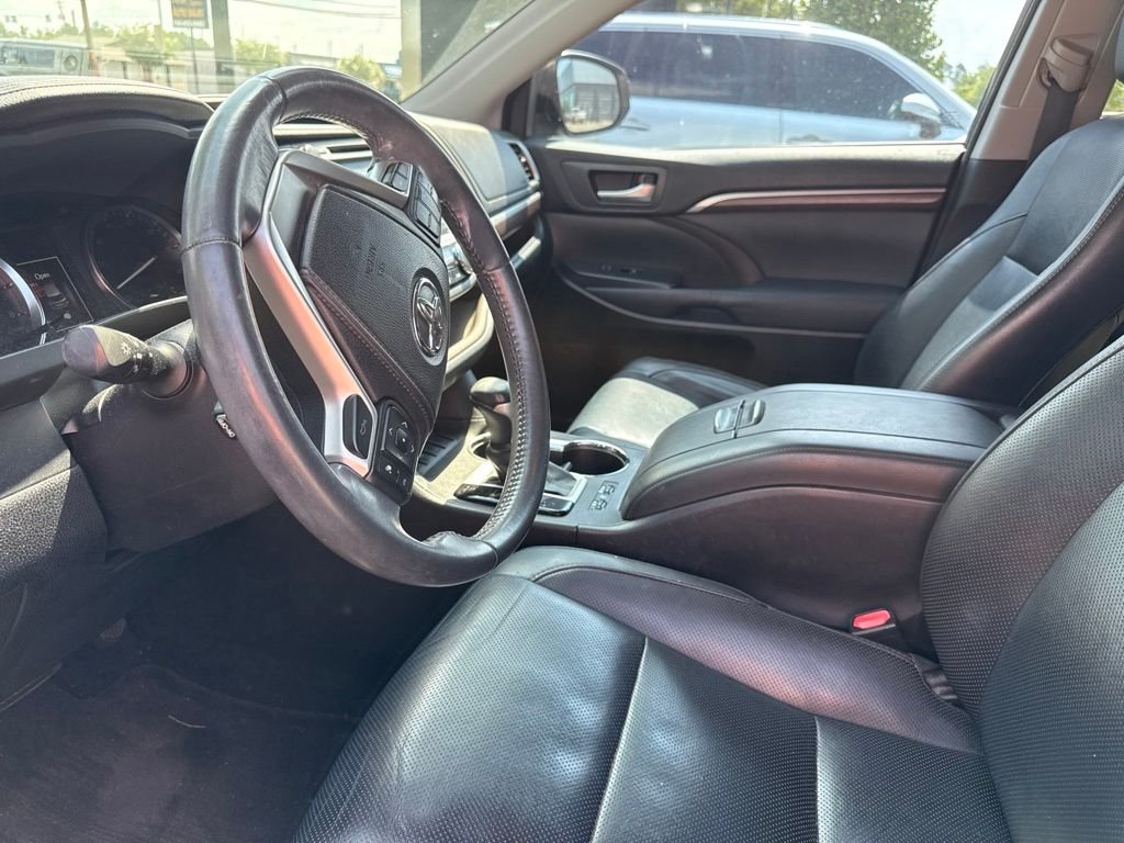 Used 2014 Silver Toyota Limited image 2