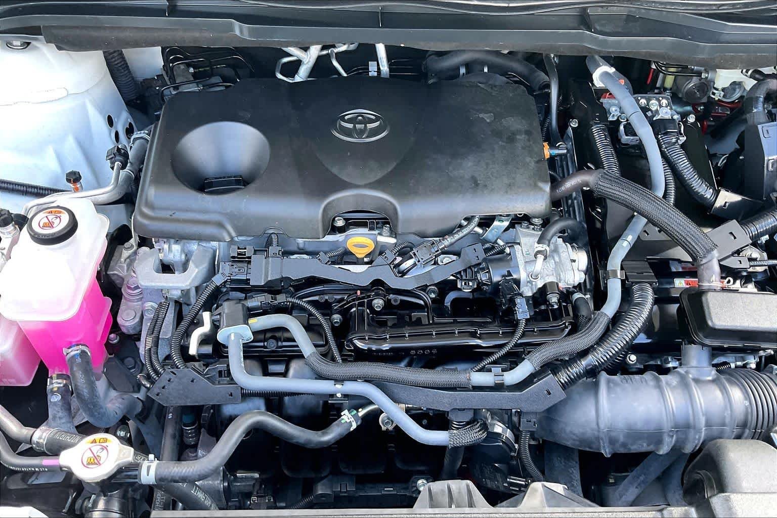 Used 2024 Ice Cap Toyota LE image 31
