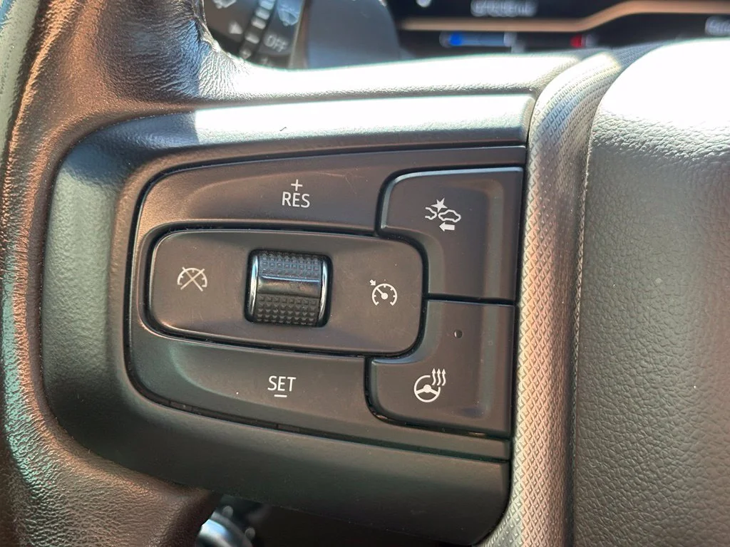 Used 2022 White GMC Denali image 17