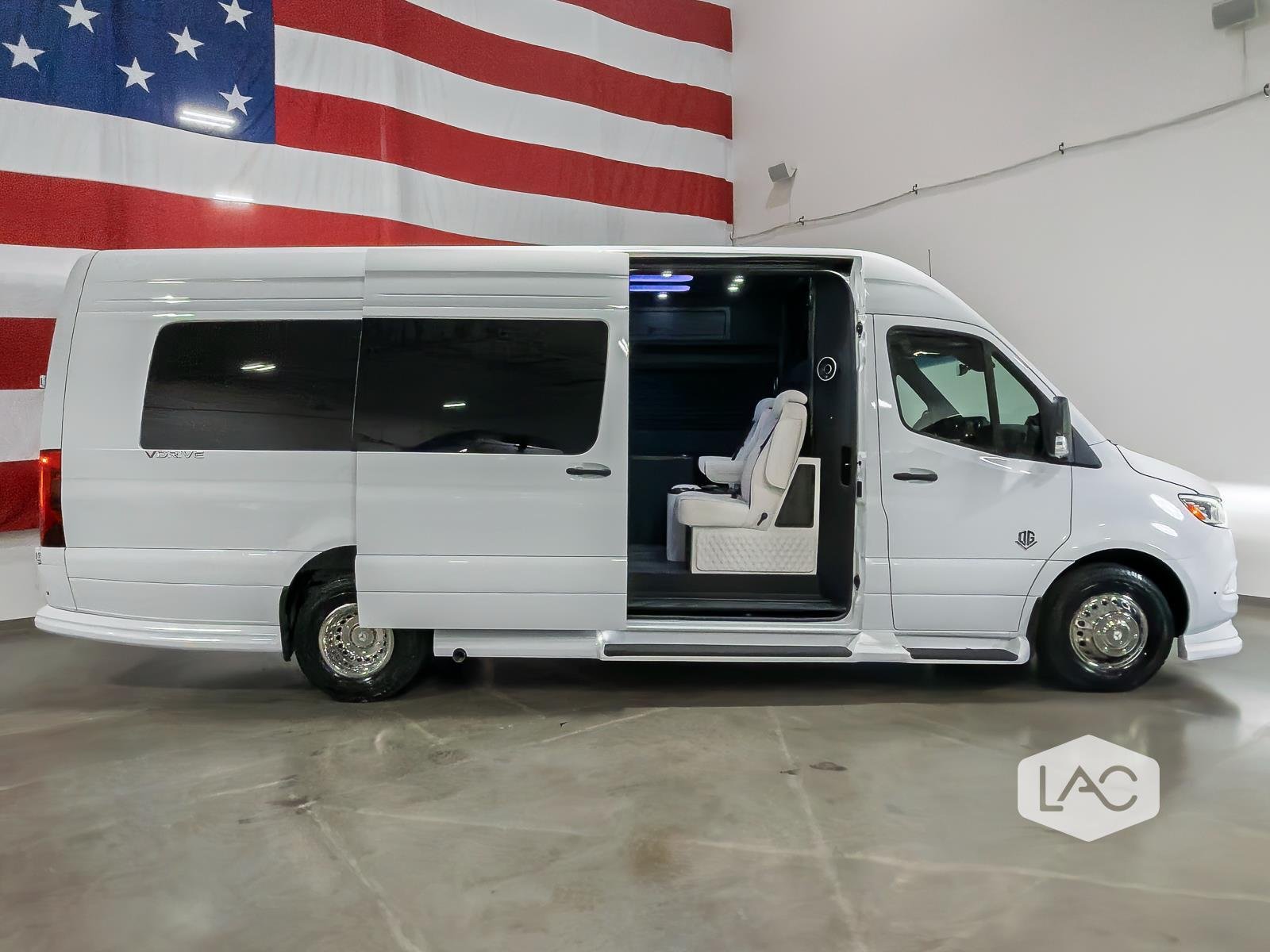 New 2027 WHITE OGV LUXURY COACH 170EXT image 2