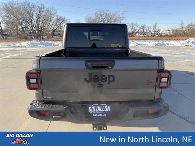 New 2026 Granite Crystal Metallic Clear-Coat Exterior Paint Jeep Sport image 4