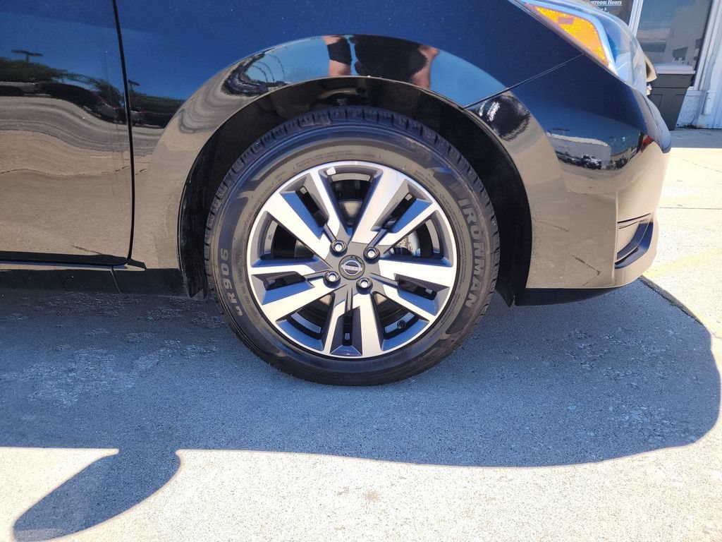 Used 2023  Nissan SV image 10
