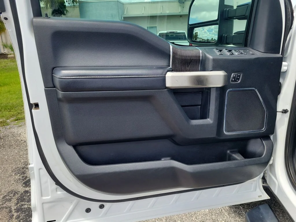 Used 2021 White Ford Lariat image 19
