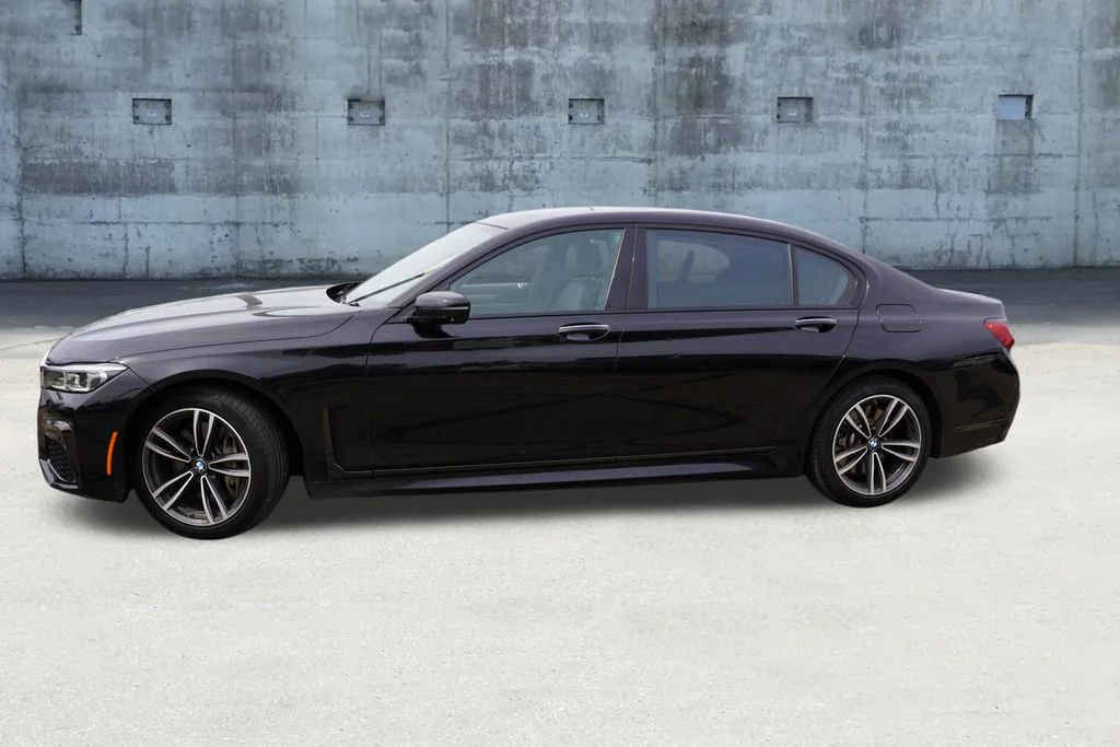 Used 2020 Black Sapphire Metallic BMW 750i xDrive image 4