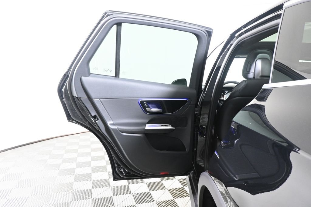 Used 2026 Black Mercedes-Benz GLC 300 image 30