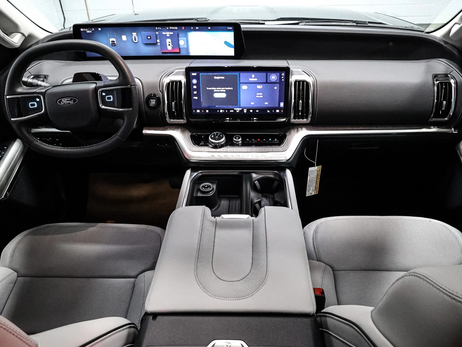 New 2026 Agate Black Metallic Ford MAX Platinum® image 28