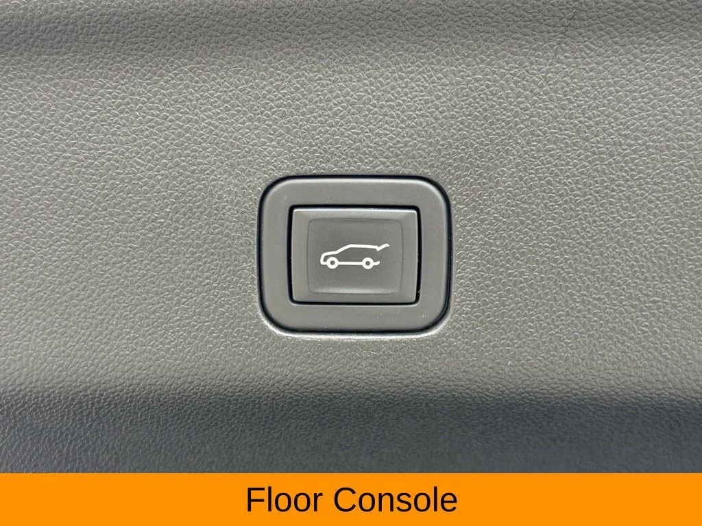 Used 2023 STERLING METALLIC GMC Denali image 32