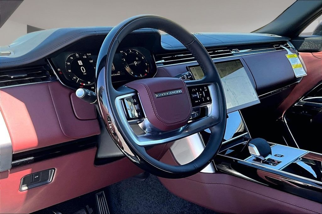 New 2026 SANTORINI BLACK Land Rover Autobiography image 7