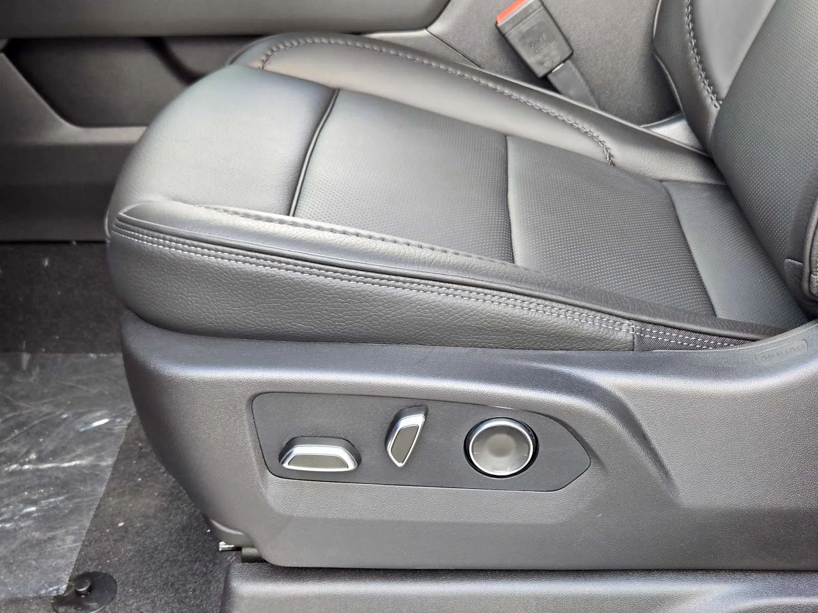 2026 GMC Sierra 1500 Denali - Photo 16