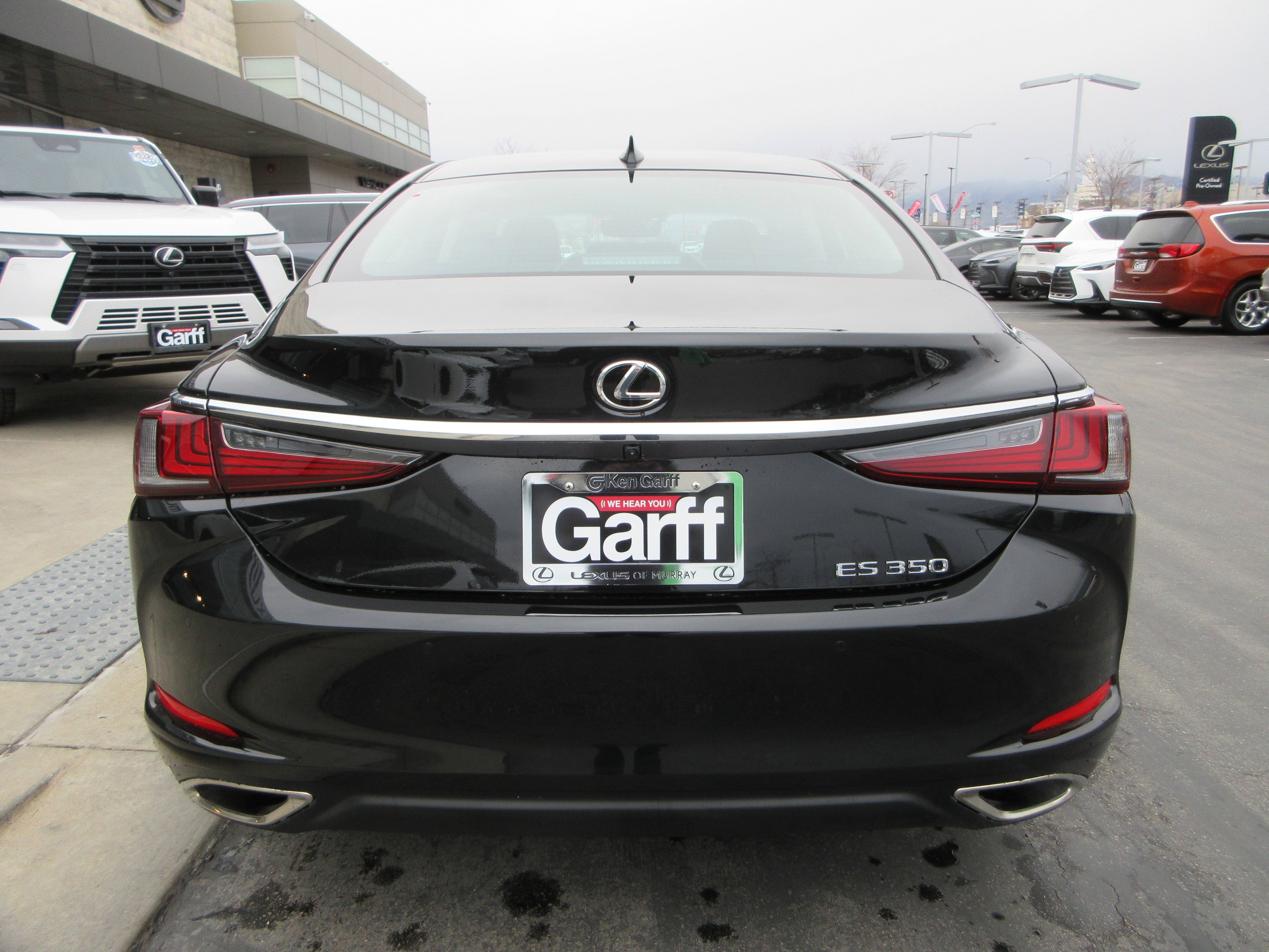 2025 Lexus ES 350 - Photo 7